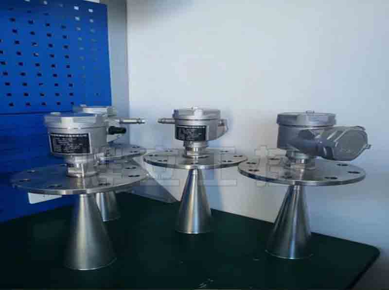 防爆雷達(dá)液位計(jì)實(shí)物圖