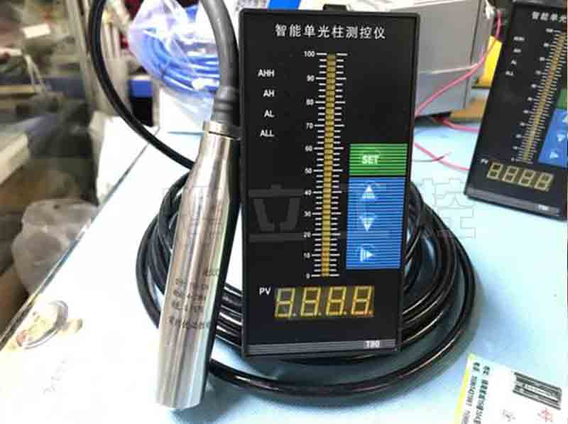 投入式液位計(jì)+二次儀表顯示